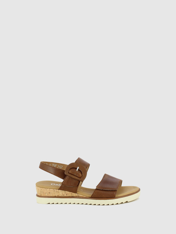 Sandálias com Velcro em Camel